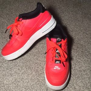 Air Force 1 Lv8 3 laser crimson